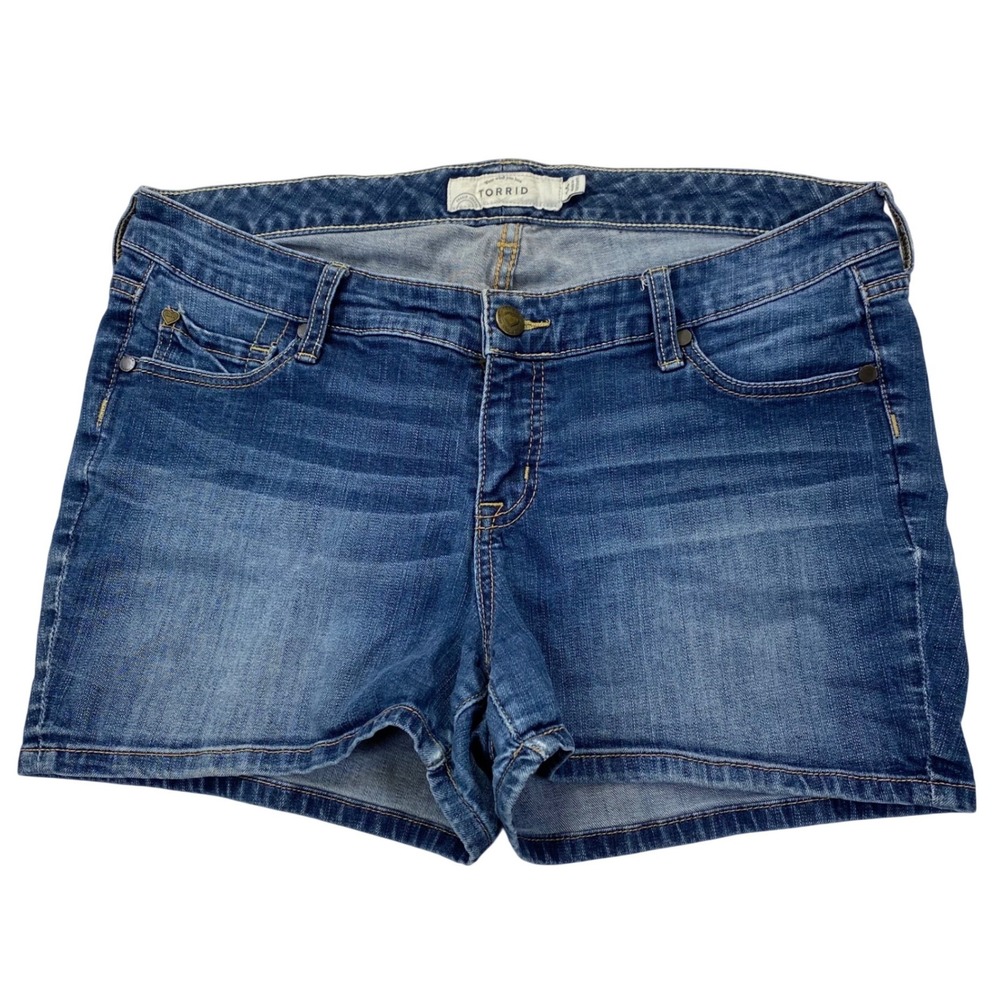 Torrid Denim Shorts Womens 14 Blue Medium Wash Stretch Mid Rise 5 Pocket